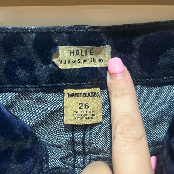 True Religion Size 26 Halle mid rise Super Skinny Leopard Flock Jeans Blue - Picture 7 of 8